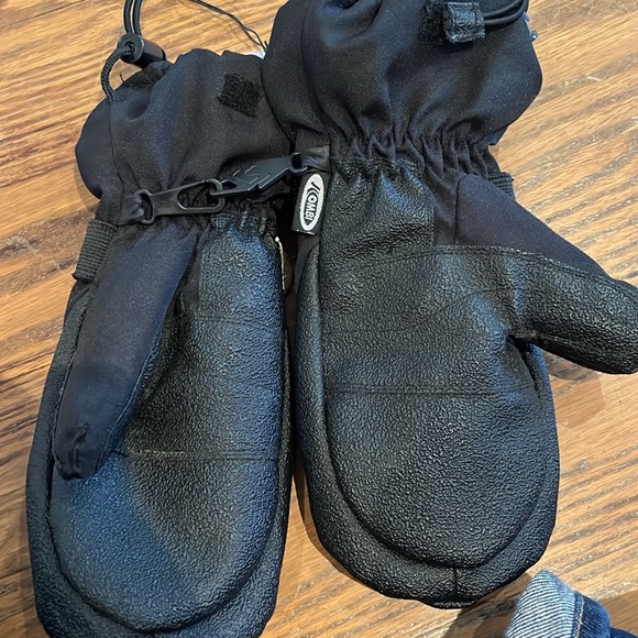 Ski Mittens - Picture 2 of 3